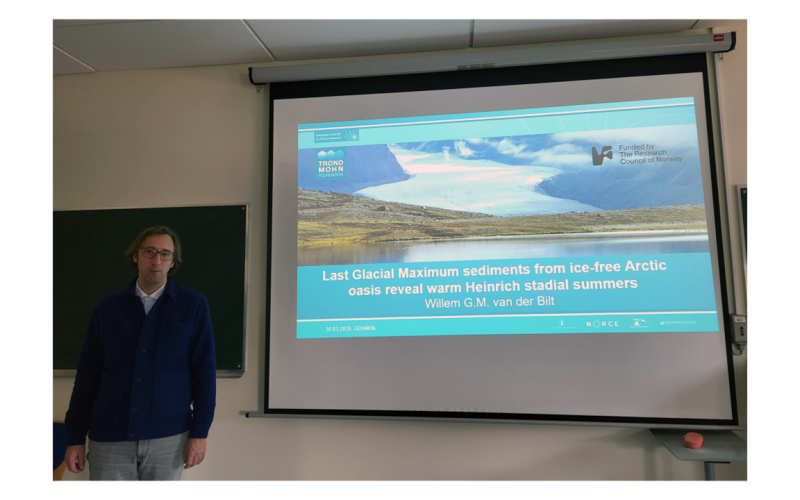 Willem van der Bilt i slajd tytułowy wystąpienia.